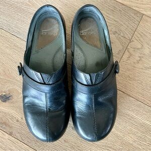 Dansko Tamara Black Leather Buckle Slip On Clogs Size 38